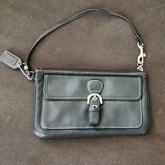 Coach Handbags - COACH 40887 Vintage Bleecker Leather Clutch Wristlet